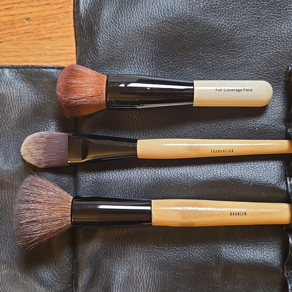 Bobbi Brown black brush roll with 15 brushes - Picture 3 of 10